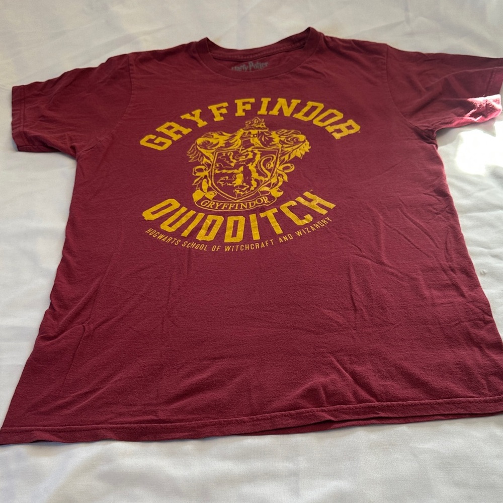 Warner Bros. Gryffindor Quidditch Red T-Shirt